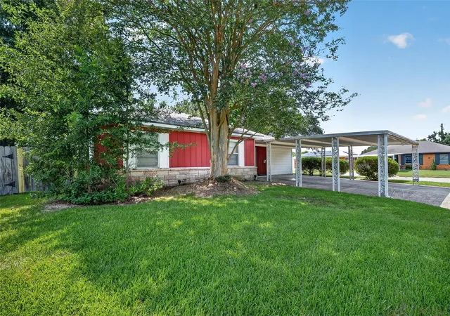 Photo 3 of Single family home for sale at 2013 Terrace Ln, Baytown, TX 77520 | MLS# 6805627 | Listing updated on 2026-08-08