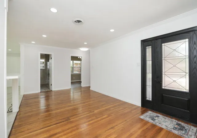 Photo 3 of Single family home for sale at 5714 Nina Lee Ln, Houston, TX 77092 | MLS# 21875848 | Listing updated on 2026-09-20