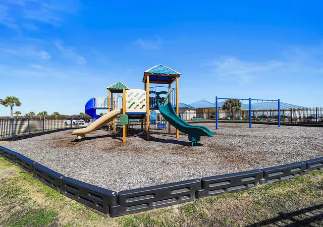 15th image of 3021 Camp Hulen Dr, Palacios, TX 77465 | MLS# 47678006