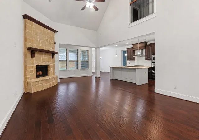 Photo 3 of Single family home for sale at 5919 Solara Ledge Ln, Sugar Land, TX 77479 | MLS# 34074527 | Listing updated on 2026-09-27