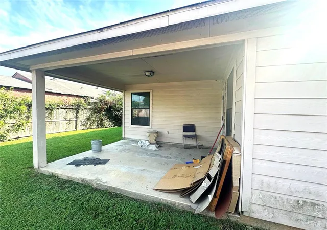 Photo 2 of Single family home for sale at 6637 New York St, Houston, TX 77021 | MLS# 98425912 | Listing updated on 2025-09-20