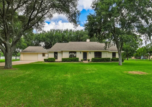 Homes for sale in Sealy, TX | 8485 Moravian Dr, Sealy, TX 77474 | MLS# 77925253