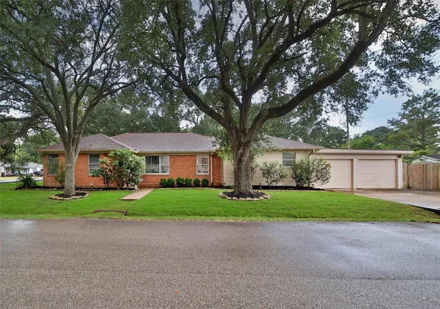 1st image of 808 Avenue K, Rosenberg, TX 77471 | MLS# 51365619