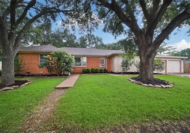 5th image of 808 Avenue K, Rosenberg, TX 77471 | MLS# 51365619