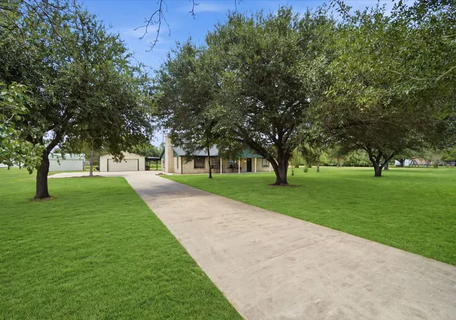 Photo 2 of Single family home for sale at 2243 Green Meadows Dr, Sealy, TX 77474 | MLS# 38527735 | Listing updated on 2026-09-10