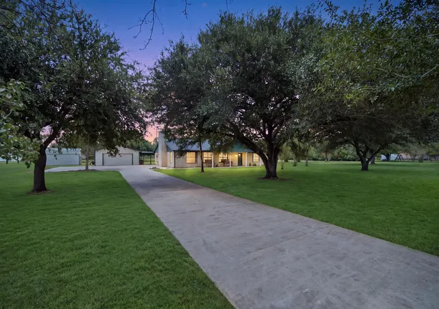 Photo 3 of Single family home for sale at 2243 Green Meadows Dr, Sealy, TX 77474 | MLS# 38527735 | Listing updated on 2026-09-10