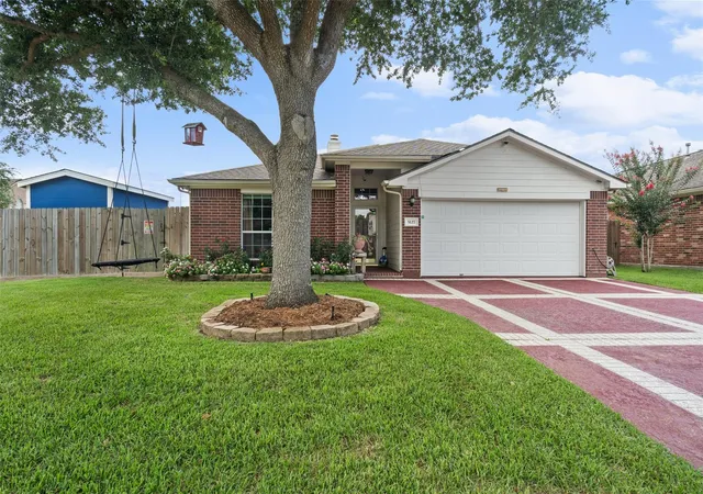 Homes for sale in Bacliff, TX | 5127 Chase Park Cir, Bacliff, TX 77518 | MLS# 16356637