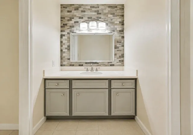 Photo 3 of Single family home for sale at 16131 Canaridge Dr, Houston, TX 77053 | MLS# 51119754 | Listing updated on 2026-09-06