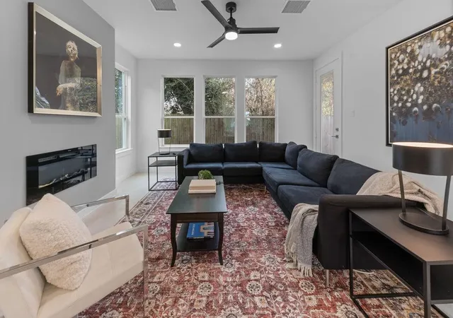 3rd image of 9630 Burden St, Houston, TX 77093 | MLS# 76227485