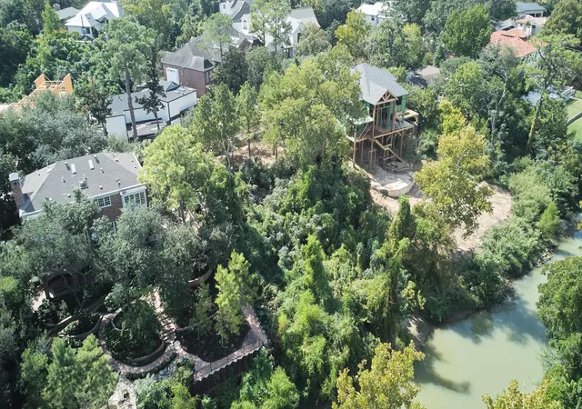 Photo 3 of Land for sale at 20 Tiel Way, Houston, TX 77019 | MLS# 53097287 | Listing updated on 2026-05-27