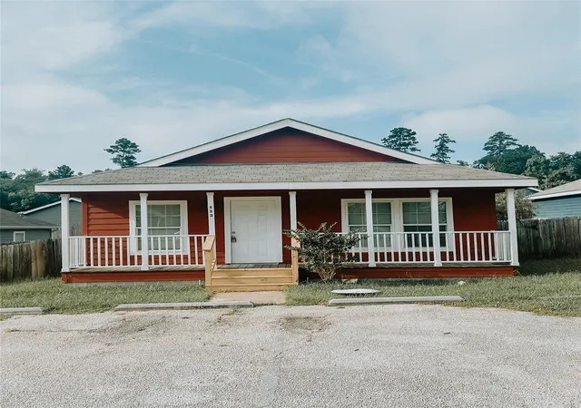 Photo 1 of Single family home for sale at 113 Varsity Dr, Huntsville, TX 77340 | MLS# 7814951 | Listing updated on 2026-07-20