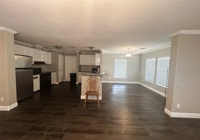 Photo 2 of Single family home for sale at 113 Varsity Dr, Huntsville, TX 77340 | MLS# 7814951 | Listing updated on 2026-07-20