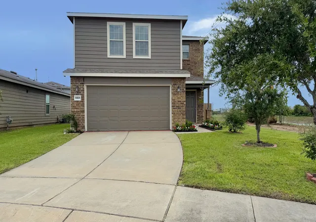 Photo 1 of Sale Pending at 6831 Cortenridge Ln, Houston, TX 77048 | MLS# 40548645 | Listing updated on 2026-09-15