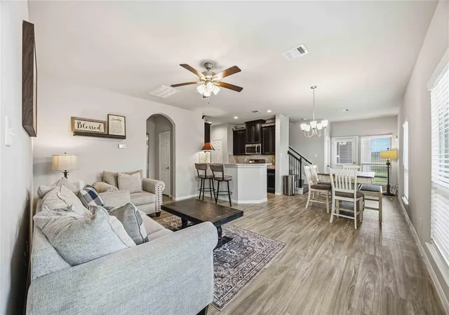 Photo 4 of Sale Pending at 6510 Macroom Meadows Ln, Houston, TX 77048 | MLS# 68790157 | Listing updated on 2026-09-09