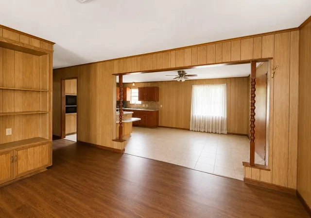 Photo 3 of Single family home for sale at 332 Springhill St, Jasper, TX 75951 | MLS# 60431580 | Listing updated on 2026-07-17
