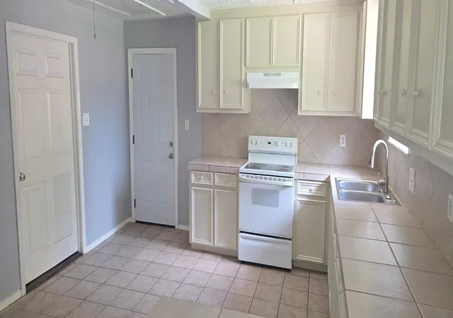 Photo 2 of Single family home for sale at 9606 Wind Flower Ln, Houston, TX 77086 | MLS# 50470817 | Listing updated on 2026-09-04