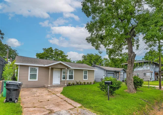 3rd image of 7815 Jester St, Houston, TX 77051 | MLS# 72150975