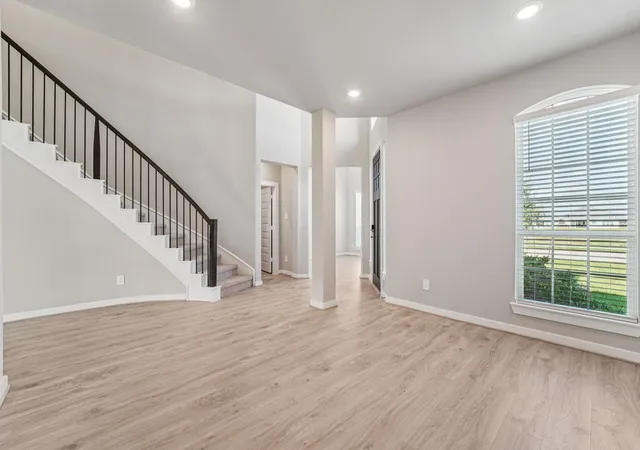 4th image of 2818 Clapbread Ln, Rosenberg, TX 77471 | MLS# 39222387