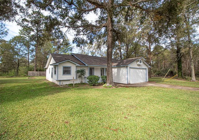 2nd image of 320 Bridgeview Dr, Onalaska, TX 77360 | MLS# 76019692