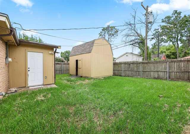24th image of 1705 20th Ave N, Texas City, TX 77590 | MLS# 52641131