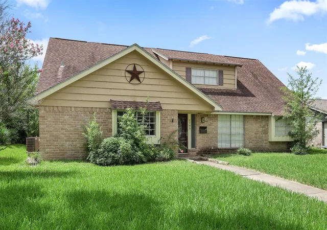 2nd image of 1705 20th Ave N, Texas City, TX 77590 | MLS# 52641131