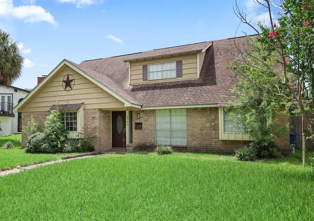 3rd image of 1705 20Th Ave N, Texas City, TX 77590 | MLS# 52641131