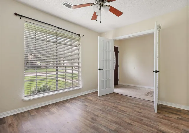 5th image of 1705 20Th Ave N, Texas City, TX 77590 | MLS# 52641131