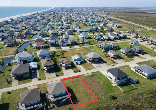 Homes for sale in Crystal Beach, TX | 952 Mary Lynn, Crystal Beach, TX 77650 | MLS# 31089024
