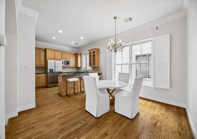 4th image of 130 Oak Pl Dr, Houston, TX 77006 | MLS# 65567110