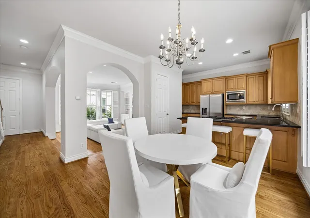 5th image of 130 Oak Pl Dr, Houston, TX 77006 | MLS# 65567110