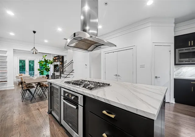 3rd image of 1201 Peveto St, Houston, TX 77019 | MLS# 95737869