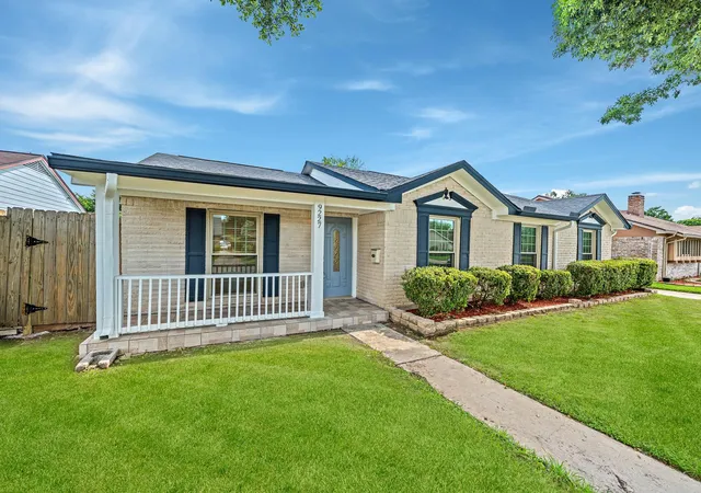 2nd image of 9227 Vickijohn Dr, Houston, TX 77031 | MLS# 32988965