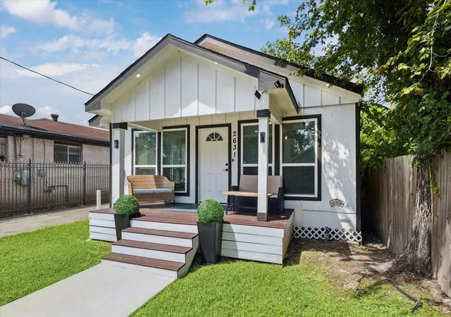 Photo 1 of Single family home for sale at 2631 Stevens St, Houston, TX 77026 | MLS# 73059351 | Listing updated on 2026-08-25