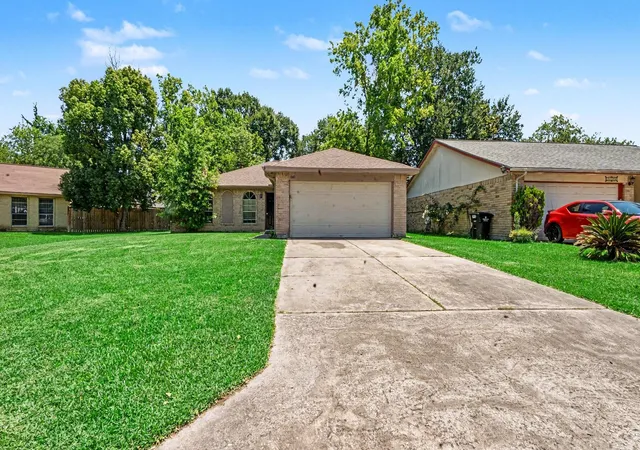 Photo 2 of Single family home for sale at 11410 Dew Arbor St, Houston, TX 77067 | MLS# 28777677 | Listing updated on 2026-07-28