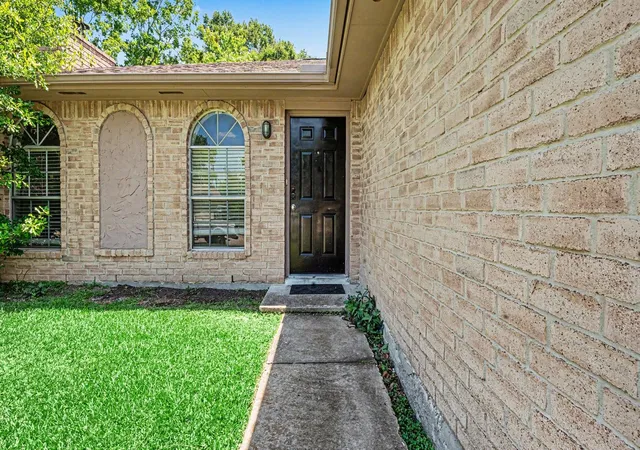 Photo 3 of Single family home for sale at 11410 Dew Arbor St, Houston, TX 77067 | MLS# 28777677 | Listing updated on 2026-07-28