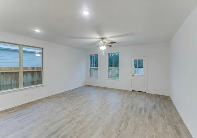 Photo 3 of Single family home for sale at 14423 Sunny Bnd Way, Conroe, TX 77303 | MLS# 45728431 | Listing updated on 2026-06-16