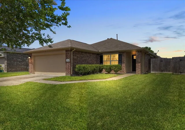 Homes for sale in La Marque, TX | 845 Indigo Springs Ln, La Marque, TX 77568 | MLS# 4827360