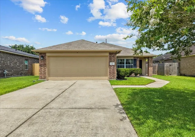 Homes for sale in La Marque, TX | 845 Indigo Springs Ln, La Marque, TX 77568 | MLS# 4827360