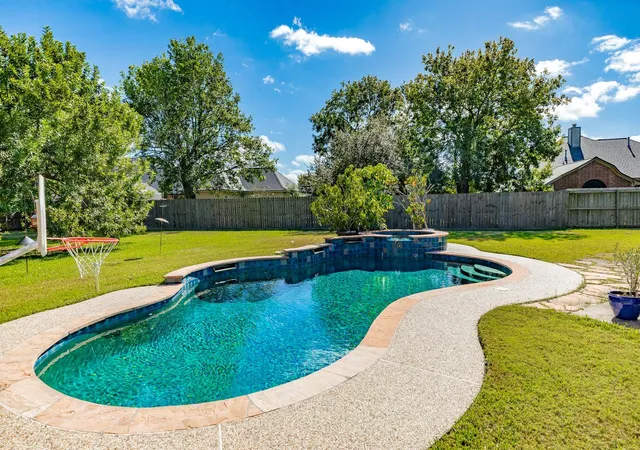3rd image of 55 Mandevilla Ct, Lake Jackson, TX 77566 | MLS# 61202526