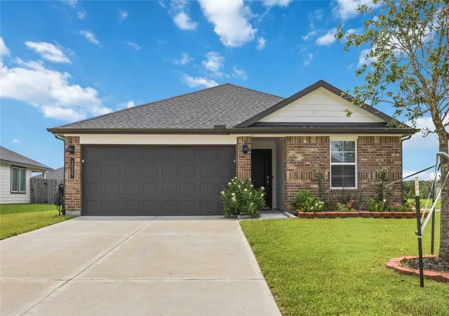 2nd image of 1029 Great Barracuda Ln, Alvin, TX 77511 | MLS# 21101068