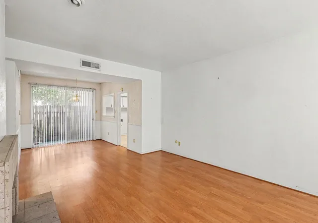 4th image of 2100 Tanglewilde St #181, Houston, TX 77063 | MLS# 83478358