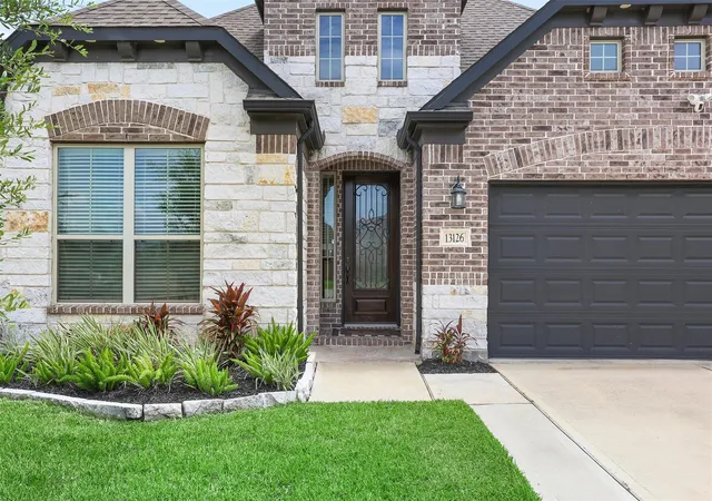4th image of 13126 Chateau Landing Dr, La Marque, TX 77568 | MLS# 46368482