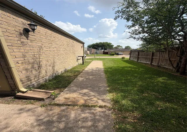 3rd image of 13310 Robinglen Dr, Houston, TX 77083 | MLS# 73372996