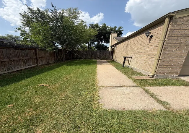 43rd image of 13310 Robinglen Dr, Houston, TX 77083 | MLS# 73372996