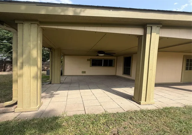 5th image of 13310 Robinglen Dr, Houston, TX 77083 | MLS# 73372996