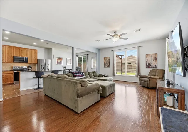Photo 4 of Single family home for sale at 20619 Summer Retreat Ln, Cypress, TX 77433 | MLS# 43297001 | Listing updated on 2026-09-19