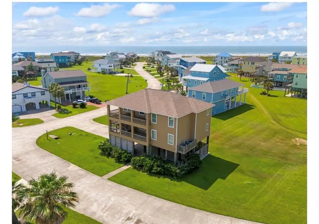Photo 3 of Single family home for sale at 4102 Defender Ln, Galveston, TX 77554 | MLS# 10293729 | Listing updated on 2026-08-19