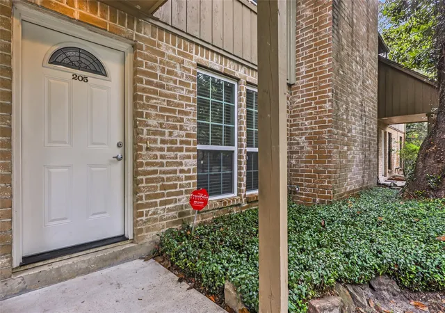Homes for sale in Kingwood, TX | 1011 Hamblen Rd #205, Kingwood, TX 77339 | MLS# 24030137