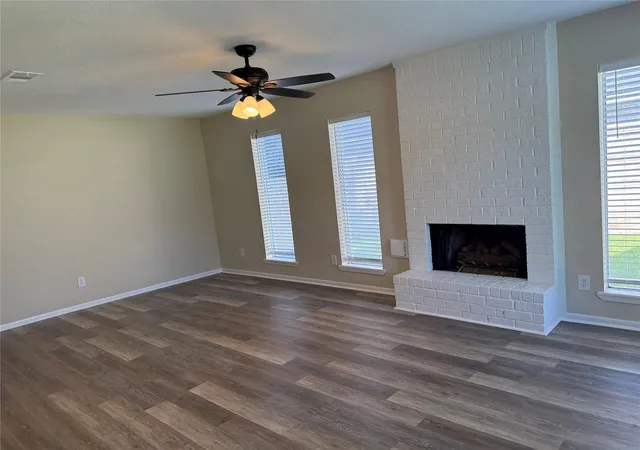 2nd image of 1707 Crest Hill Dr, Conroe, TX 77301 | MLS# 17327195
