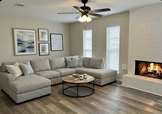 3rd image of 1707 Crest Hill Dr, Conroe, TX 77301 | MLS# 17327195